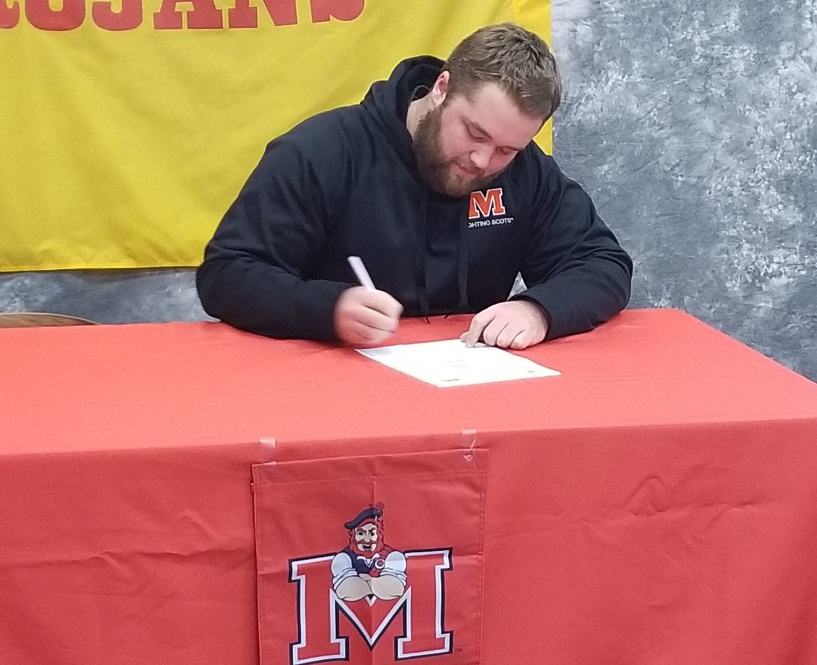 Ricky Newby signing
